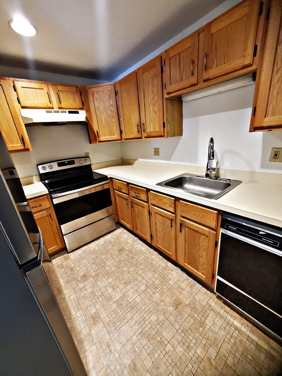 44 Elm St # 404