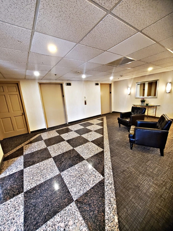 44 Elm St # 404