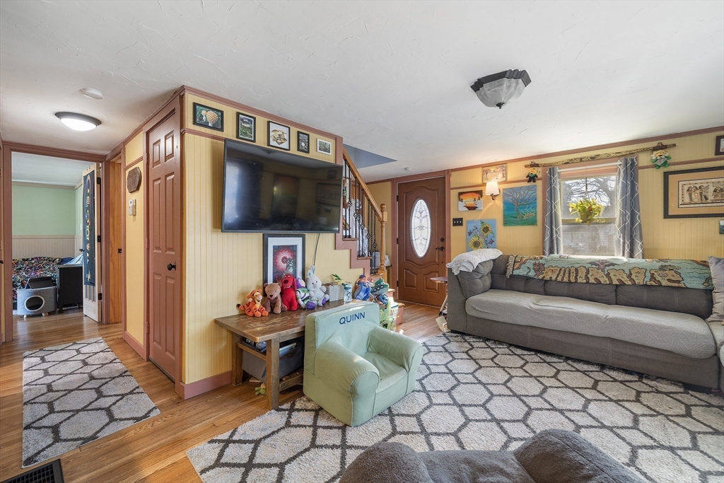 19 Dogwood Rd