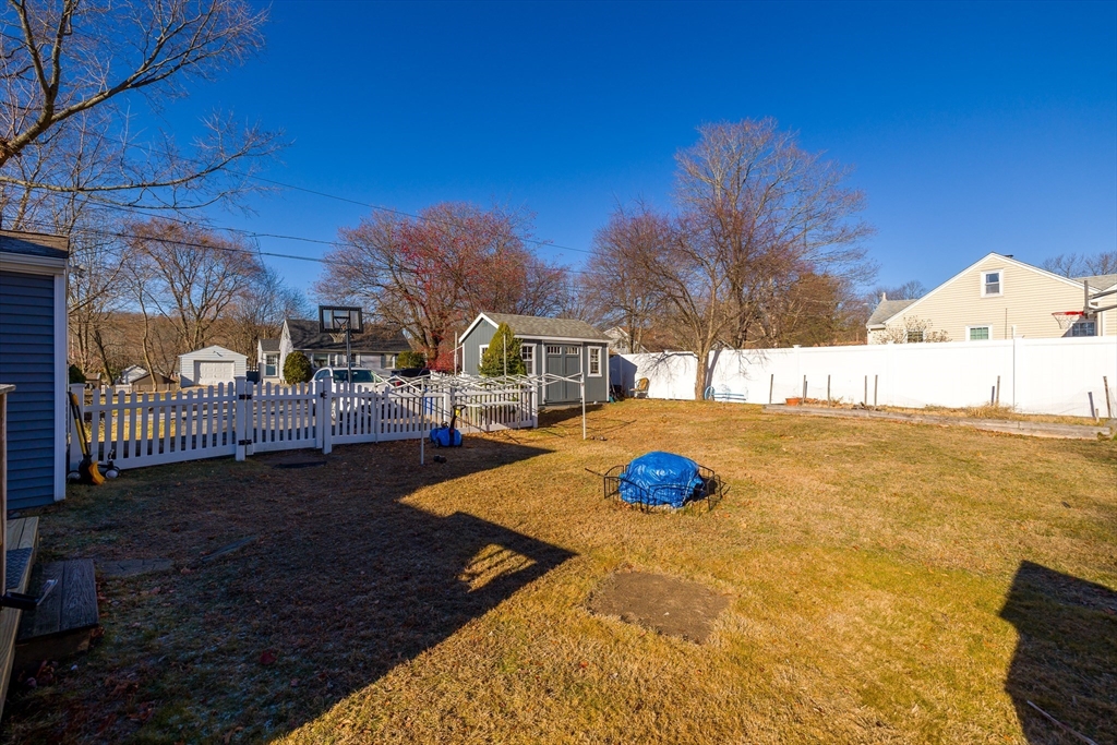 19 Dogwood Rd