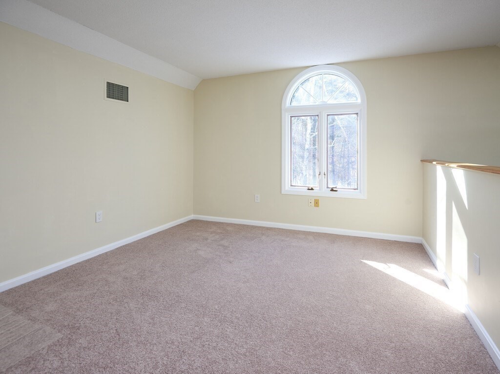 66 Pleasant St # 1