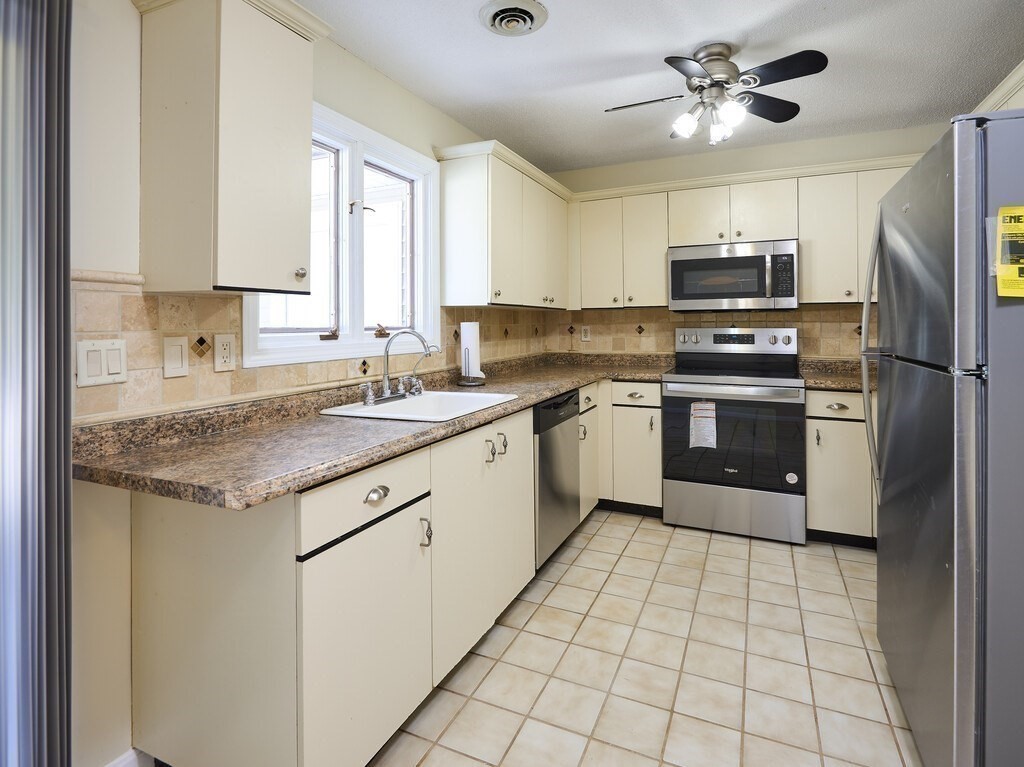 66 Pleasant St # 1