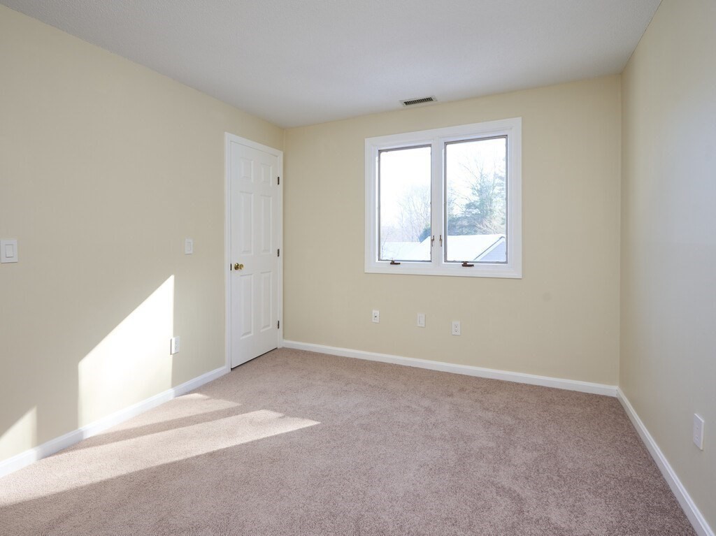 66 Pleasant St # 1