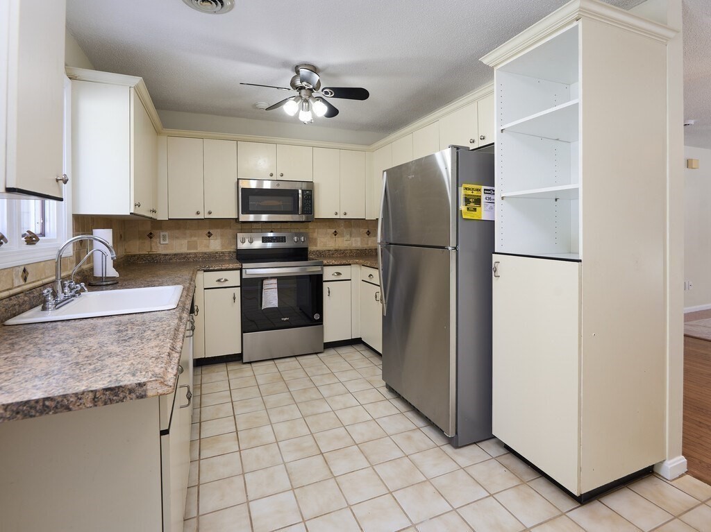 66 Pleasant St # 1