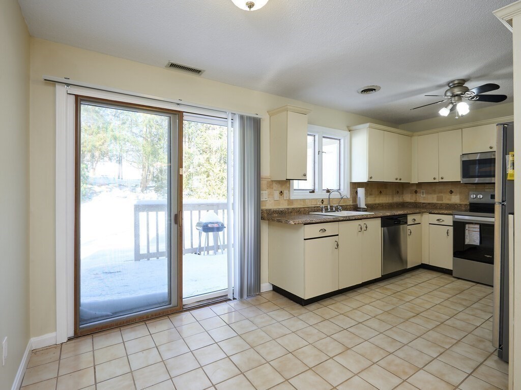 66 Pleasant St # 1