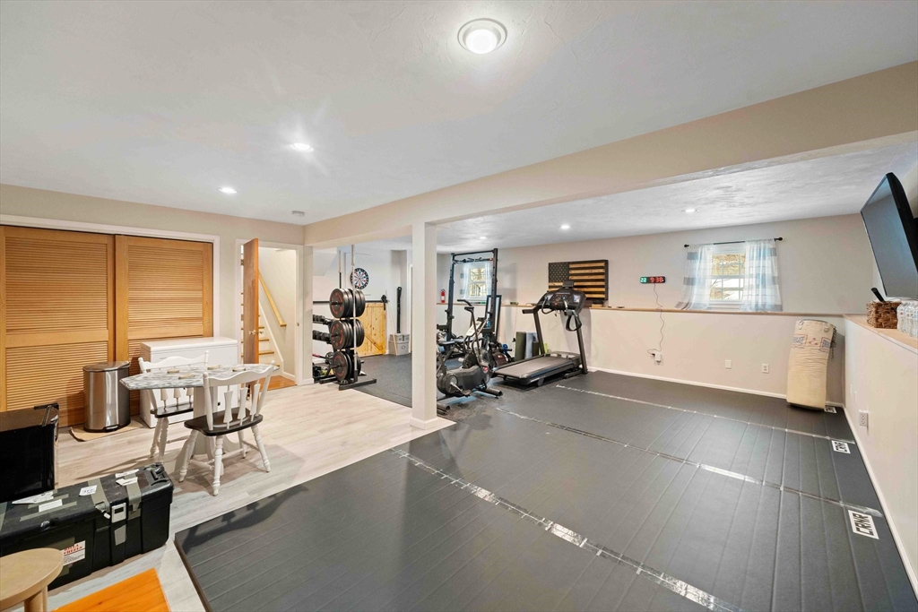33 Clinton Rd