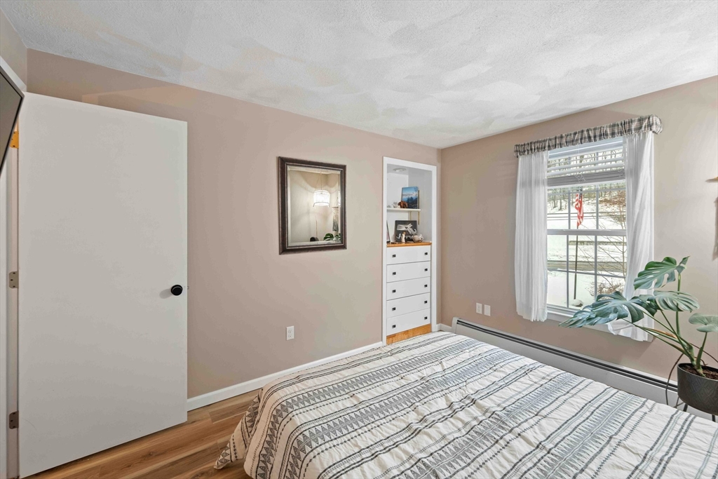 33 Clinton Rd
