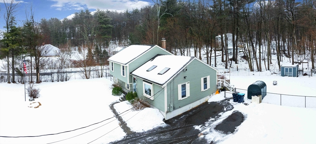 33 Clinton Rd