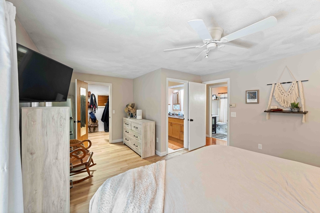 33 Clinton Rd