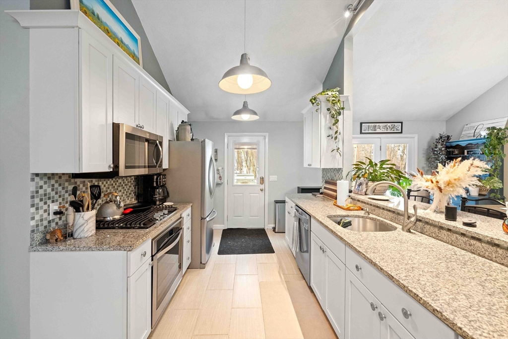 33 Clinton Rd