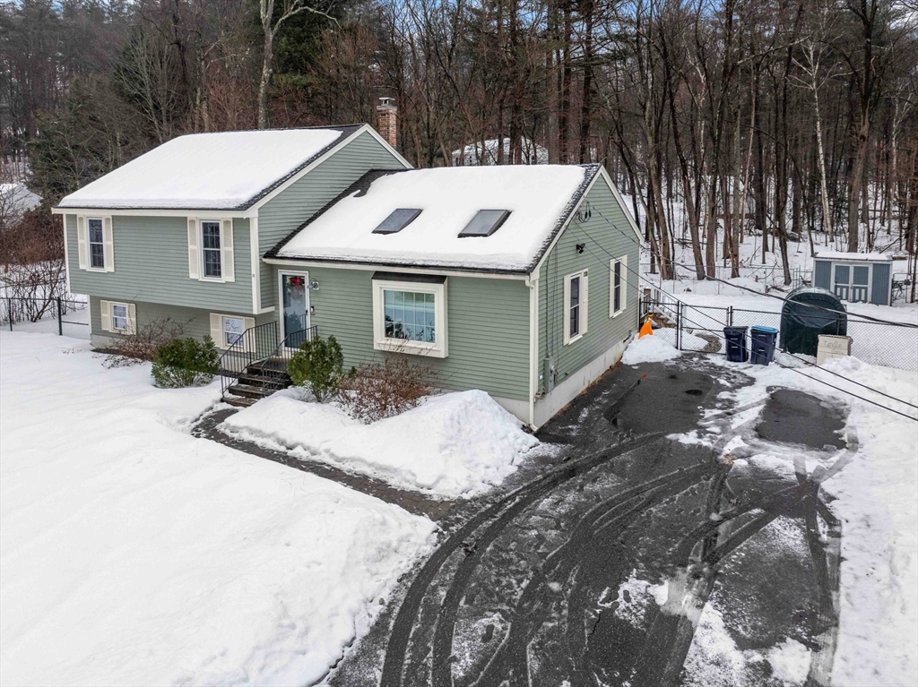 33 Clinton Rd