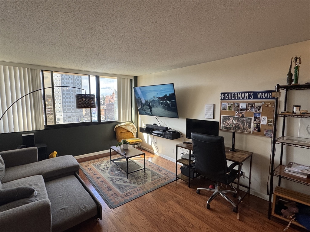 70 Southbridge St # 915