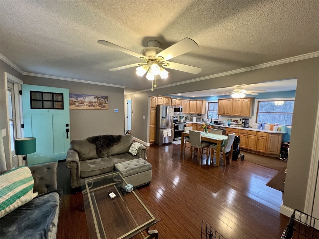 82 Larned Rd