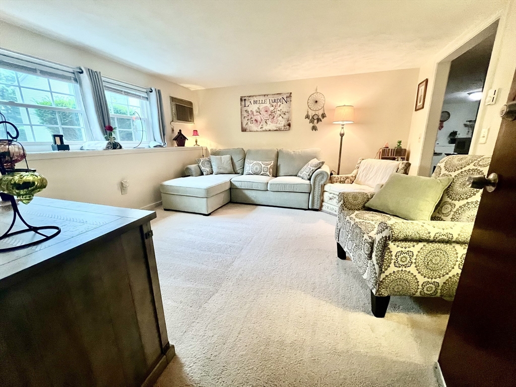 61 Federal Hill Rd # 61, Auburn Unit: 61