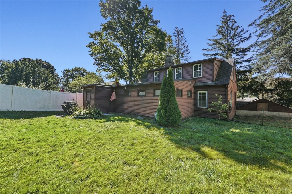 1337 Pleasant St, Worcester