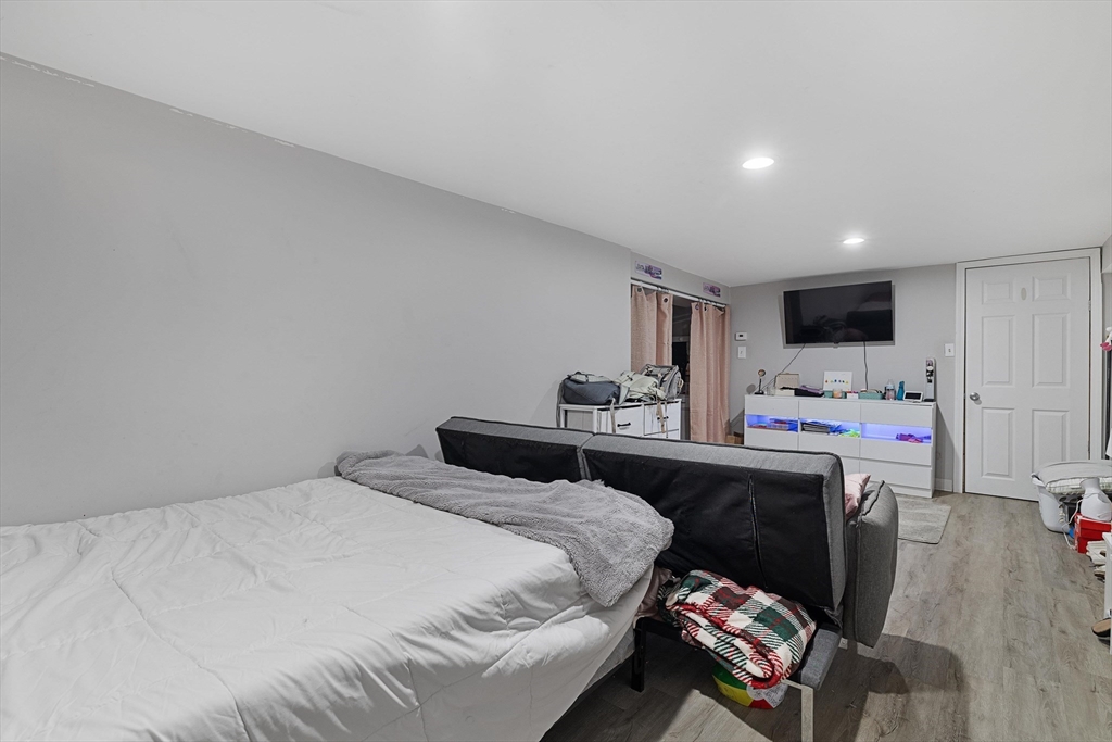 1 Pineland Ave.
