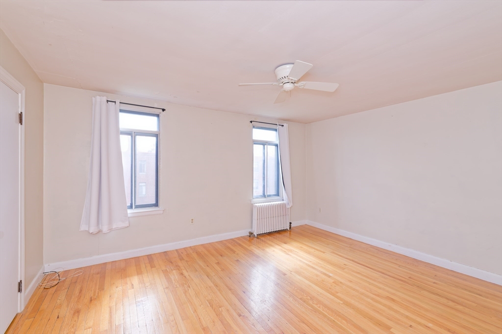20 Ashland St # 3L