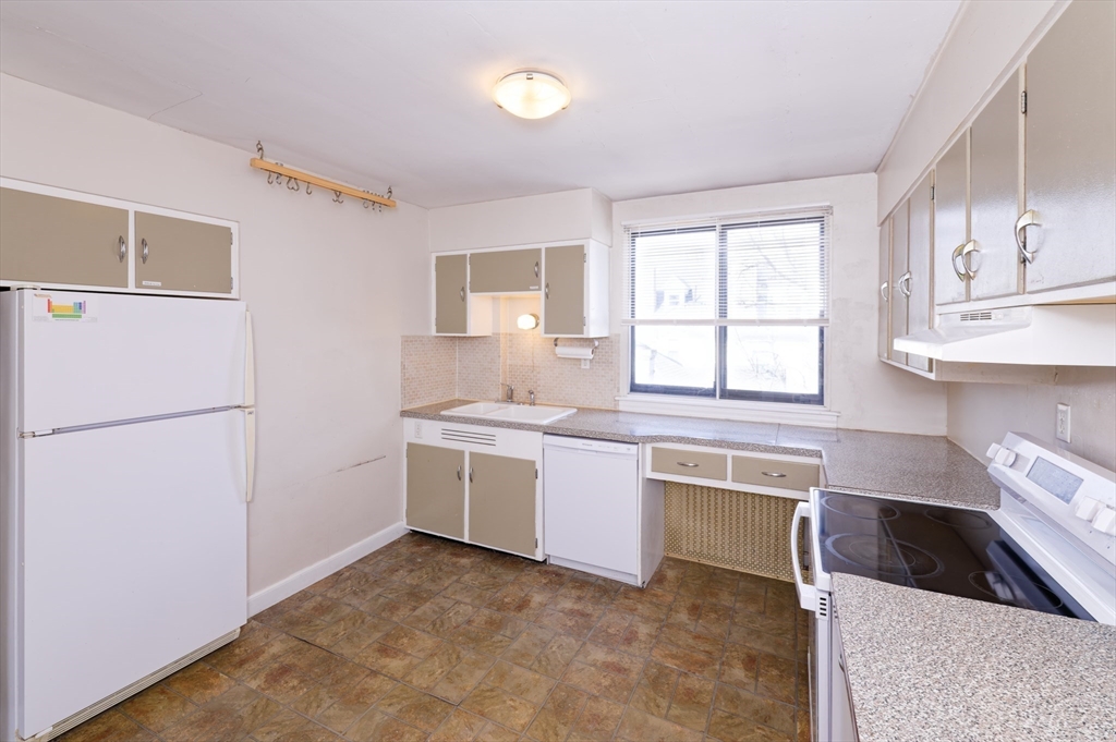 20 Ashland St # 3L