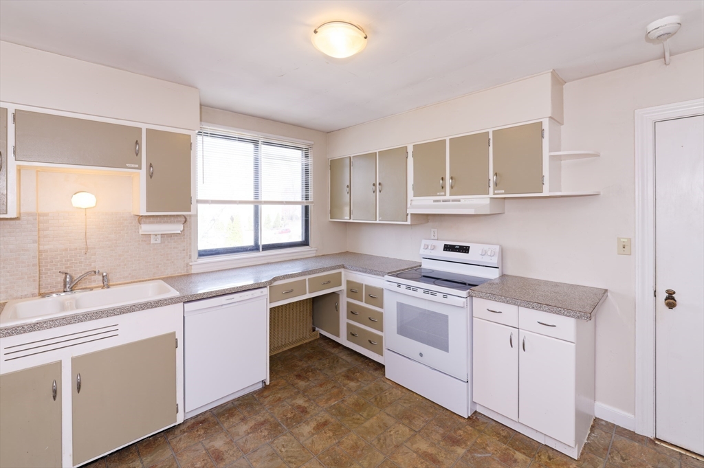 20 Ashland St # 3L