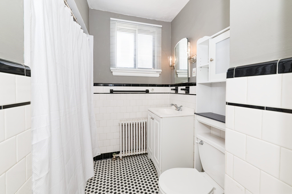 20 Ashland St # 3L
