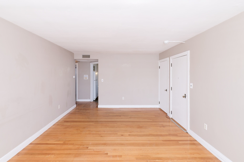20 Ashland St # 3L