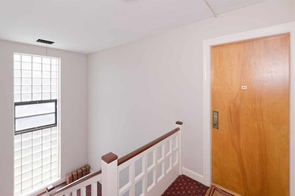20 Ashland St # 3L