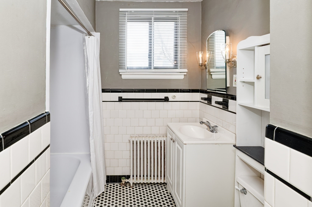 20 Ashland St # 3L