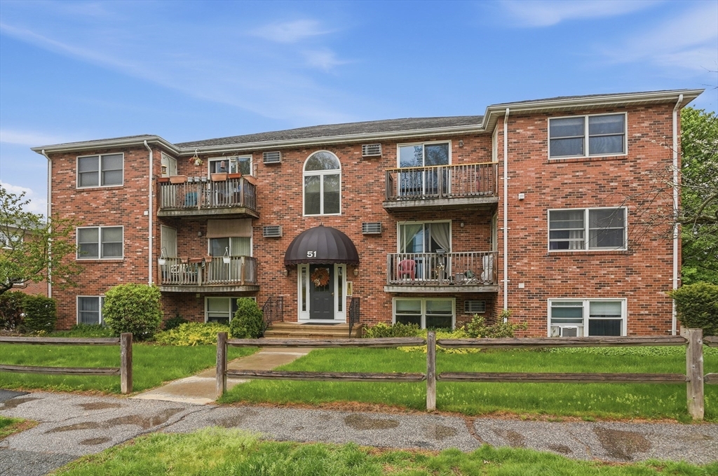 51 Alvarado Ave # 204