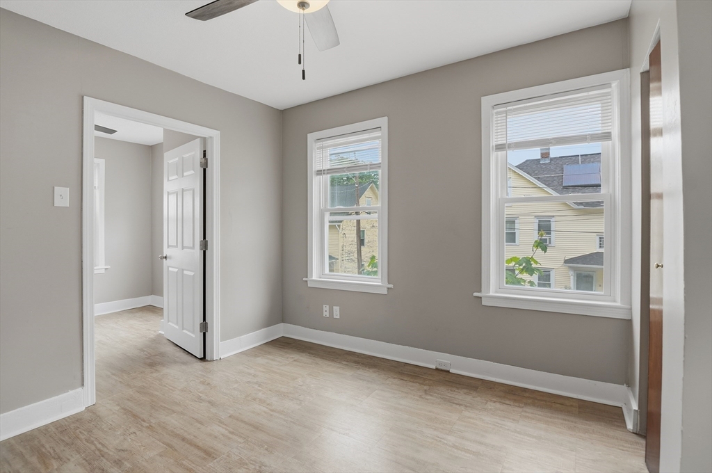6 Oswald St # 1