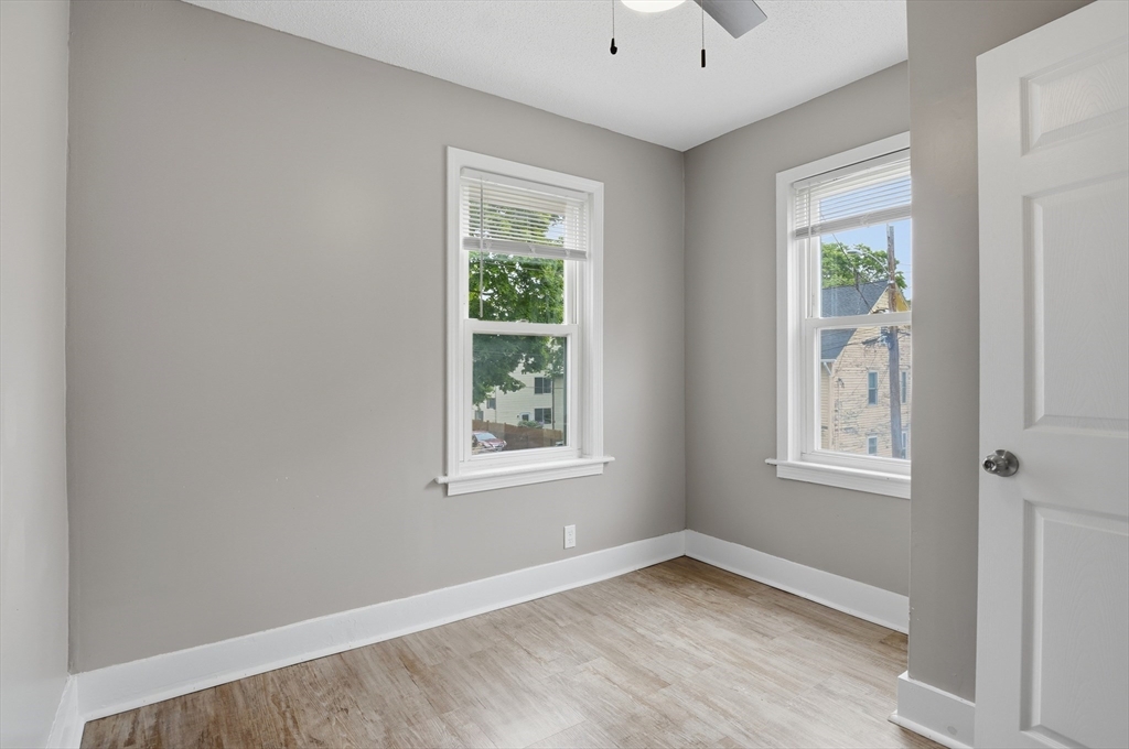 6 Oswald St # 1