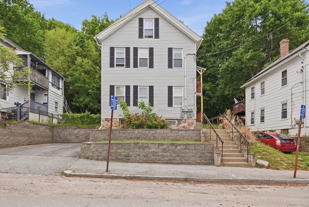 6 Oswald St # 1
