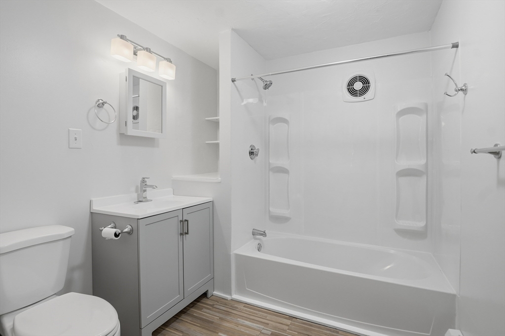 10 Oswald St # 1