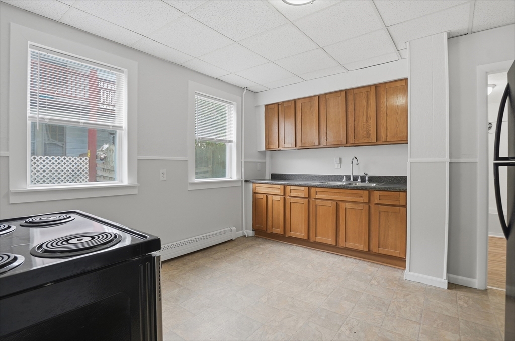 10 Oswald St # 1