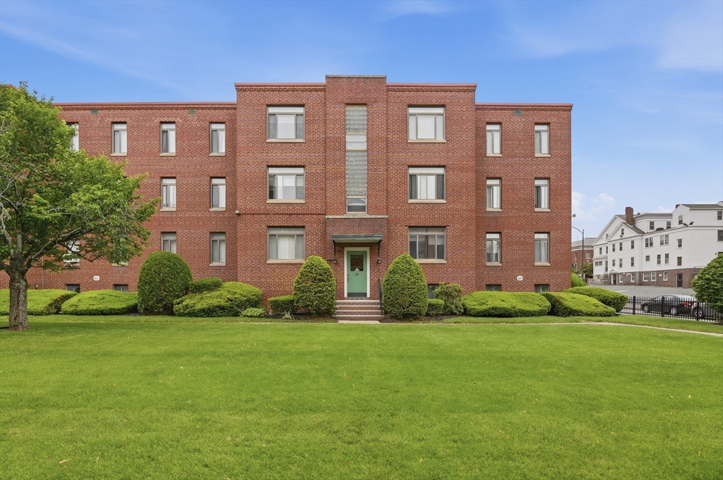 20 Ashland St # 3L