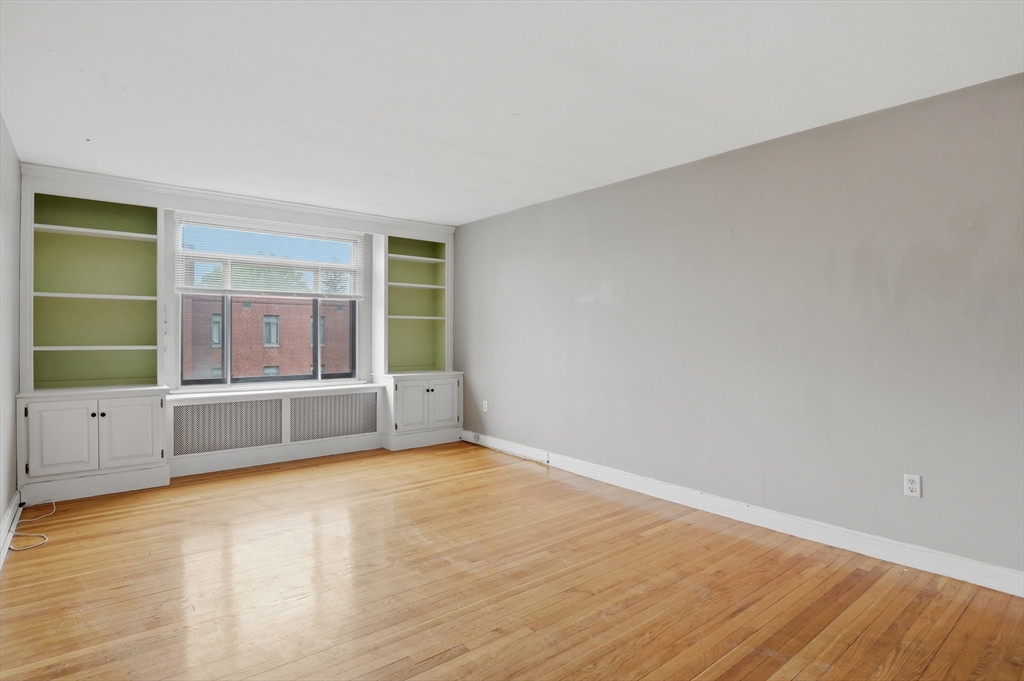 20 Ashland St # 3L