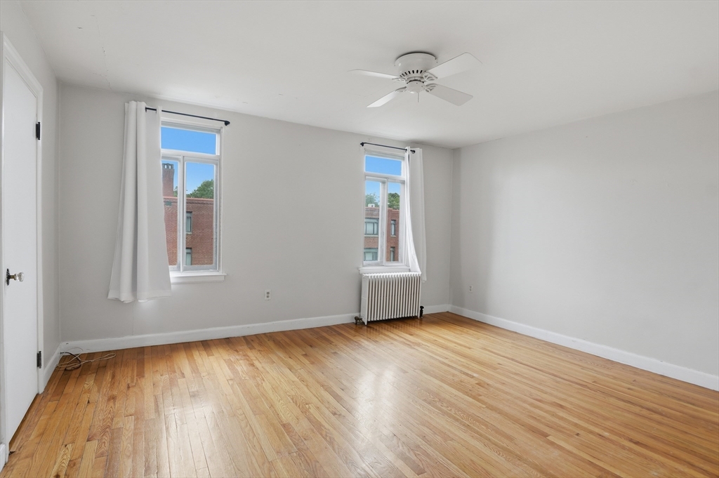 20 Ashland St # 3L