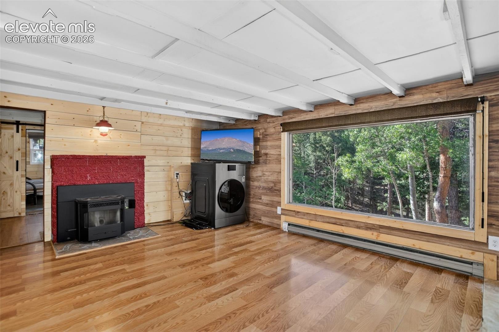 4 Honeysuckle Road
