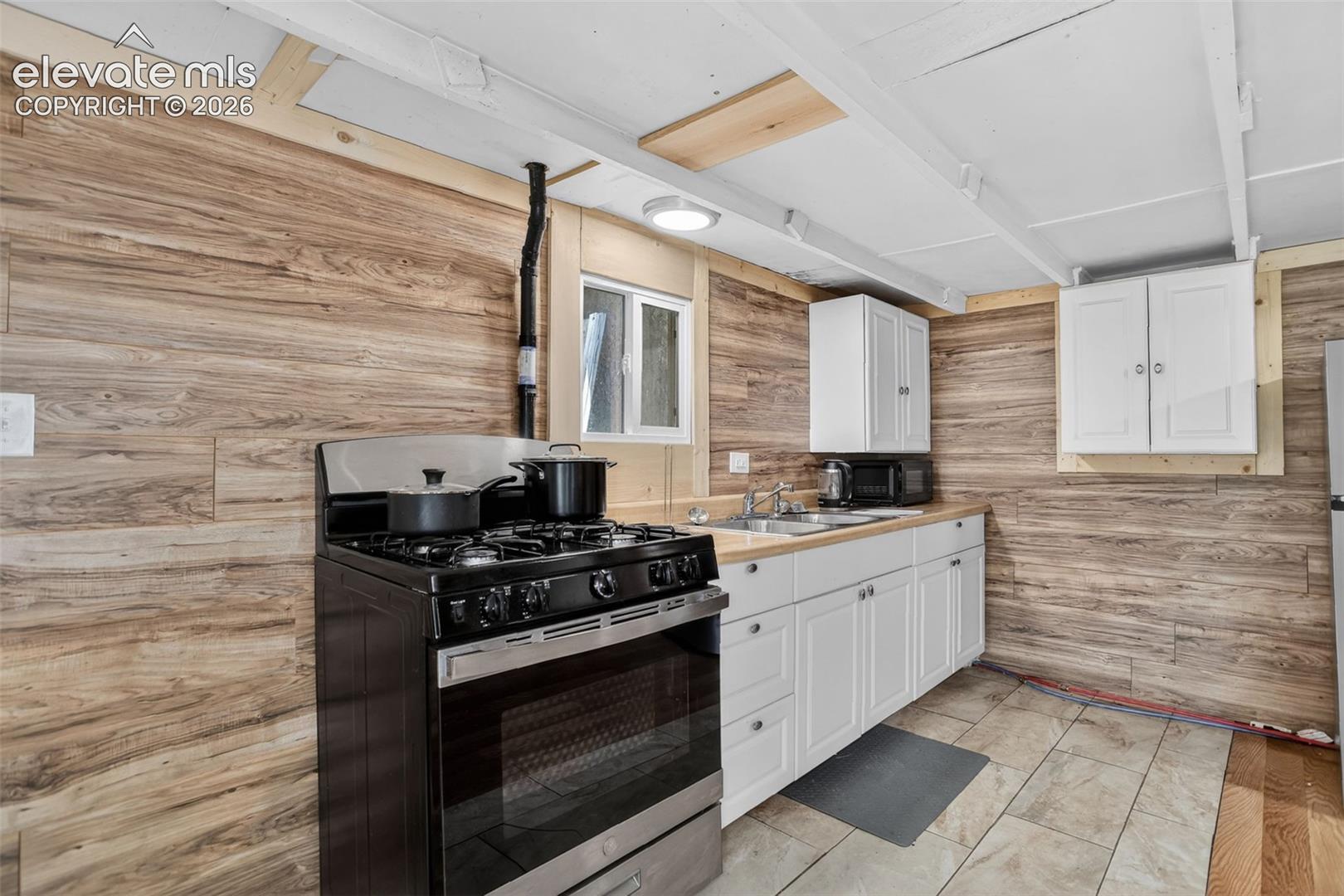4 Honeysuckle Road