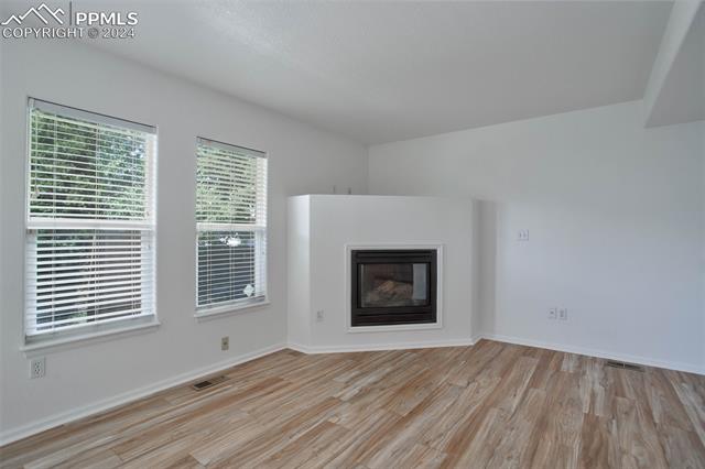 5559 Sunshade Point