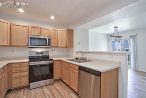 5559 Sunshade Point