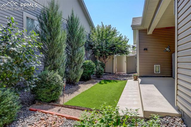 6717 Golden Briar Lane