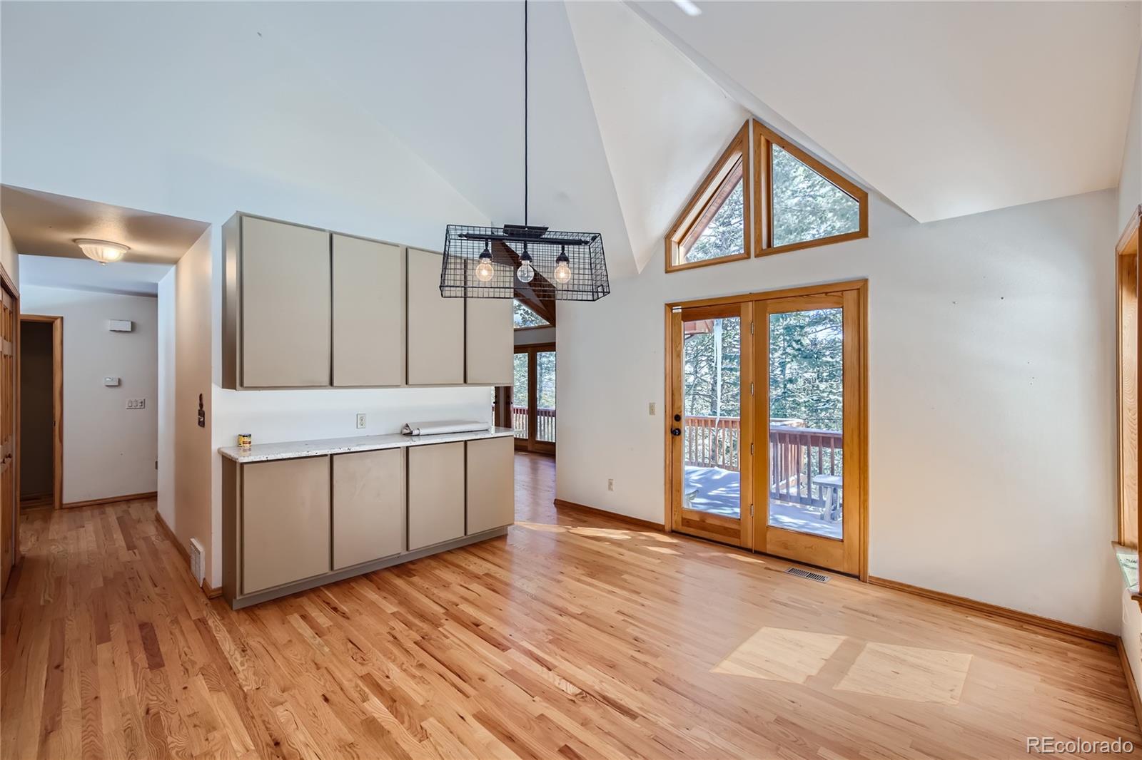 255 Skyline Drive