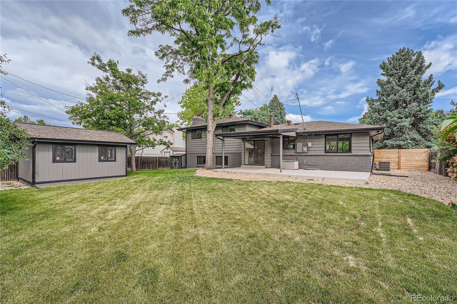 990 E Dogwood Avenue