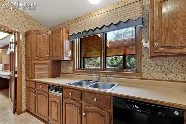 135 Desert Inn Way