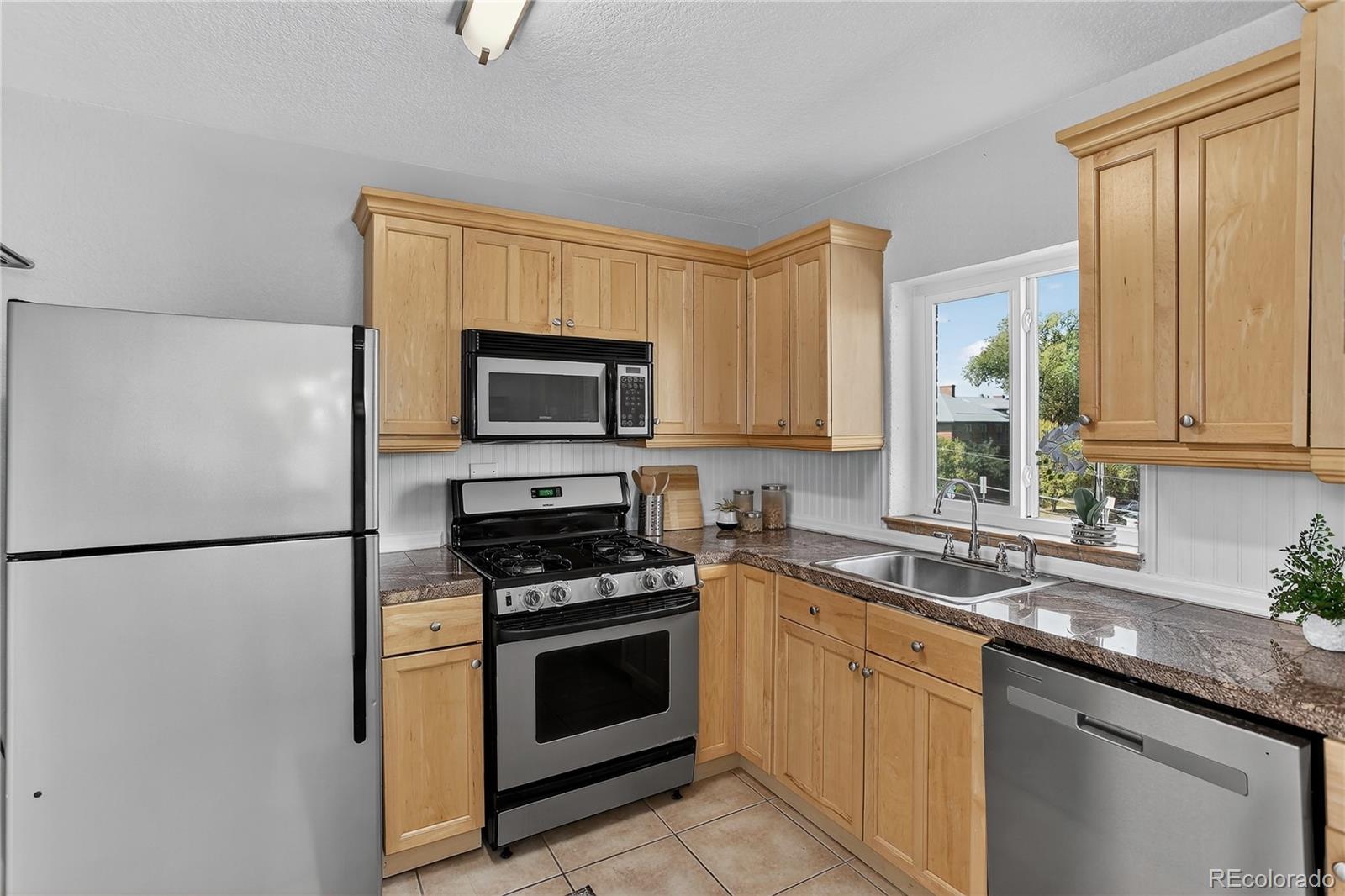 1481 Ash Street Unit: 3