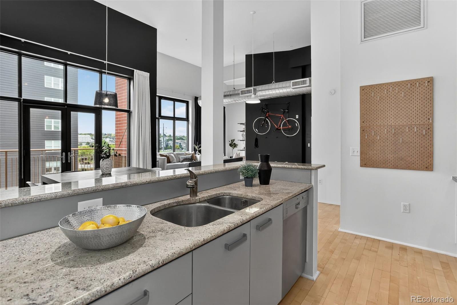 3100 Huron Street Unit: 4N
