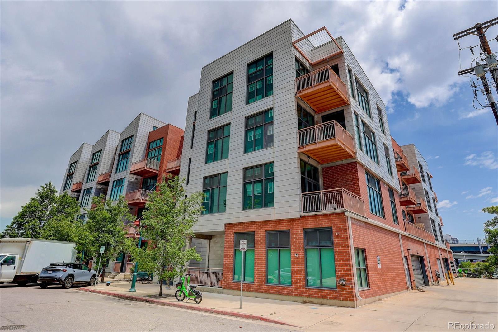 3100 Huron Street Unit: 4N