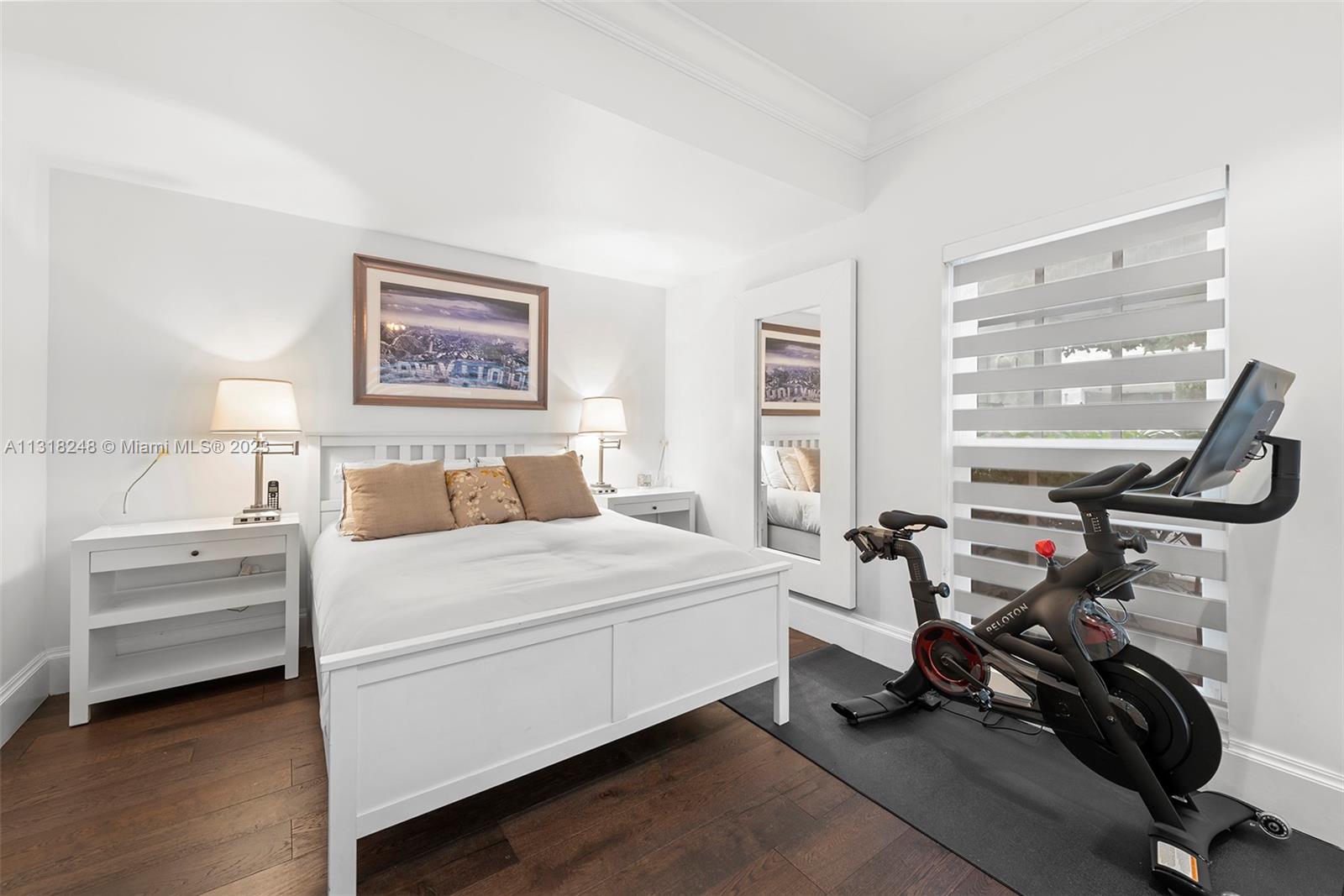 19562 NE 37th Ave