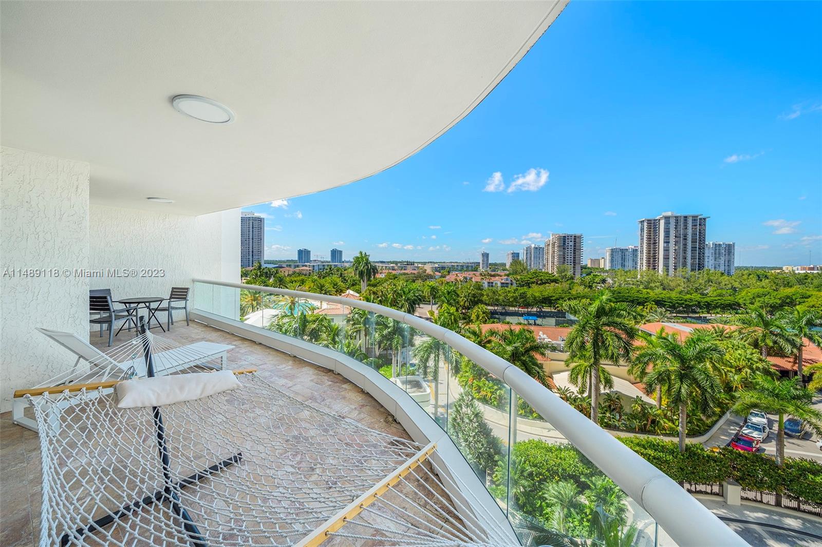 6000 Island Blvd Unit: 807