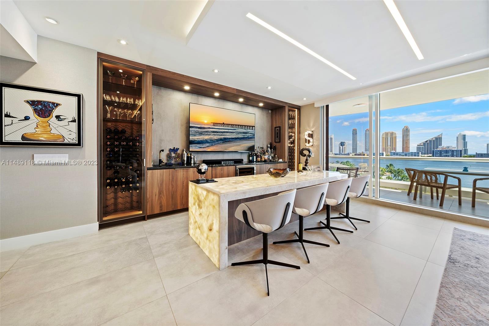 6000 Island Blvd Unit: 807